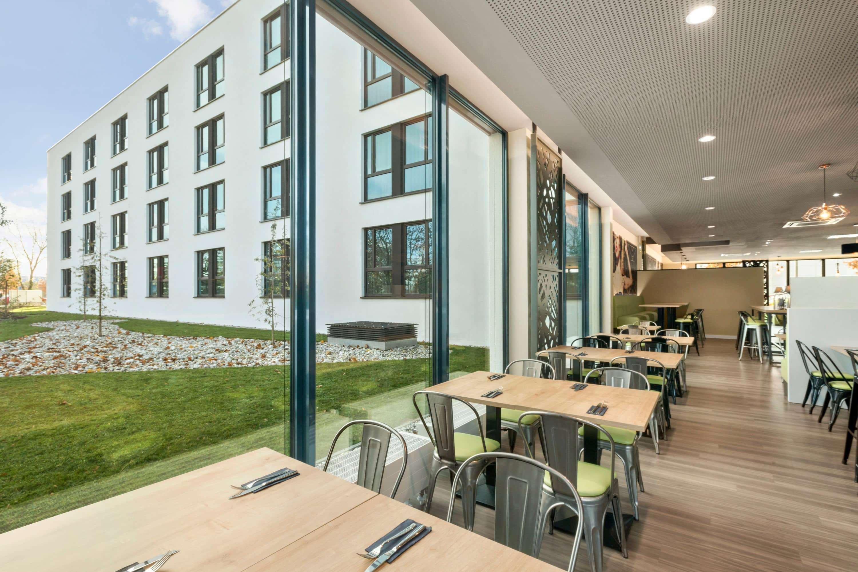 Super 8 By Wyndham North Hotel