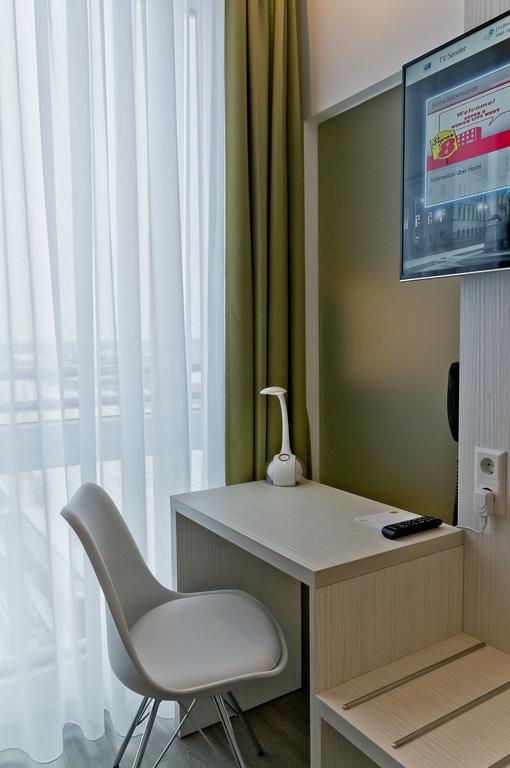 Super 8 By Wyndham North Hotel