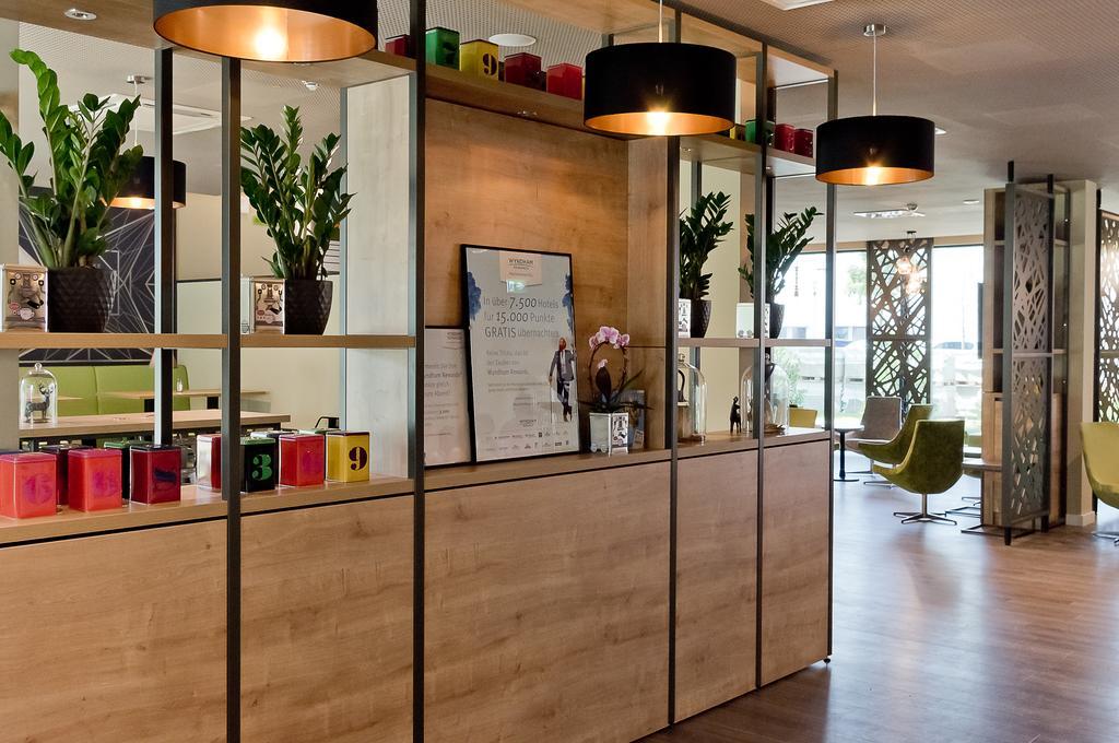 Hotel Super 8 By Wyndham North