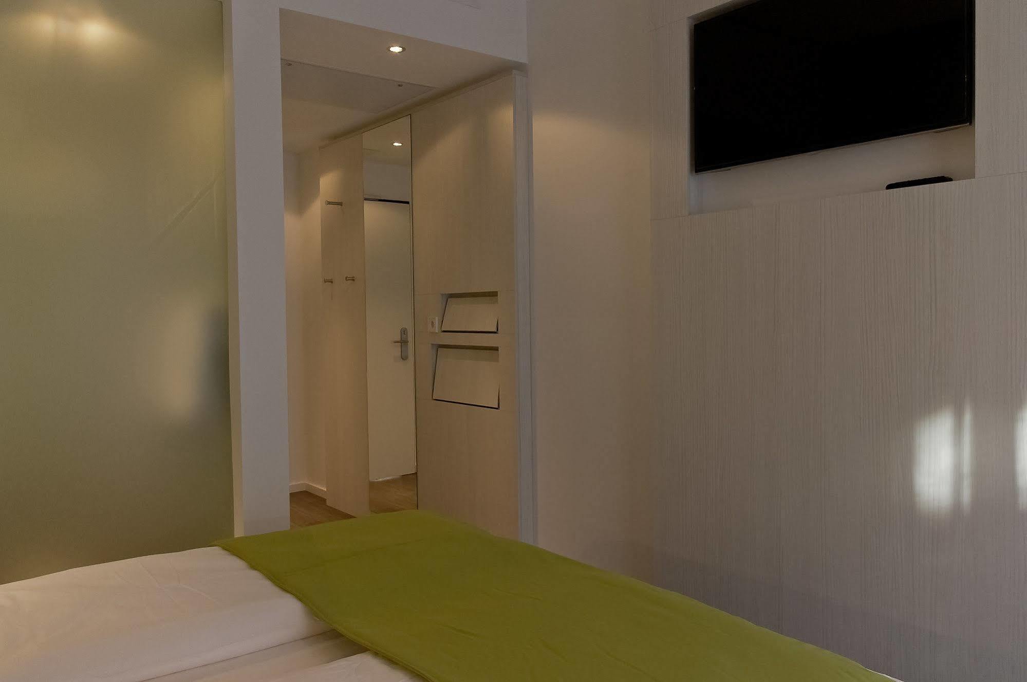 Super 8 By Wyndham North Hotel