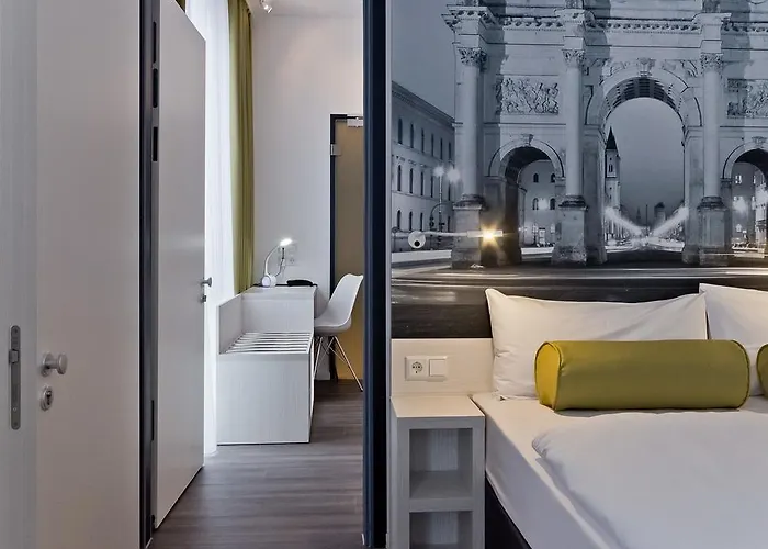 Super 8 by Wyndham München City North